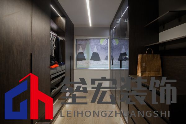 白色、木色與黑色演繹同一空間下的不同格調(diào)！