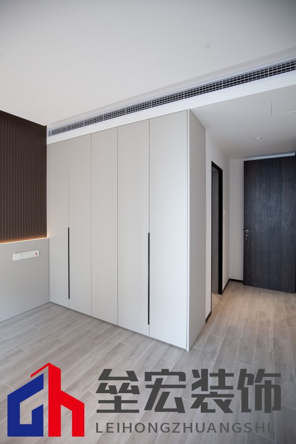 142㎡現(xiàn)代簡約丨 黑白格調(diào)下的溫柔空間！