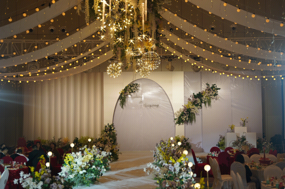 廈門(mén)婚慶布置_婚慶布置現(xiàn)場(chǎng)_婚慶布置會(huì)場(chǎng)的圖片