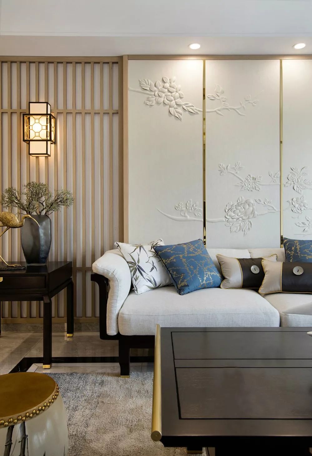 家裝現(xiàn)代中式簡(jiǎn)約風(fēng)格_廈門中式風(fēng)格家裝_中式家裝效果圖屏風(fēng)