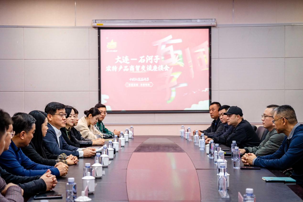 _展銷、簽約、洽談、直播精彩不斷 “石河子參展團(tuán)”火出了圈_展銷、簽約、洽談、直播精彩不斷 “石河子參展團(tuán)”火出了圈