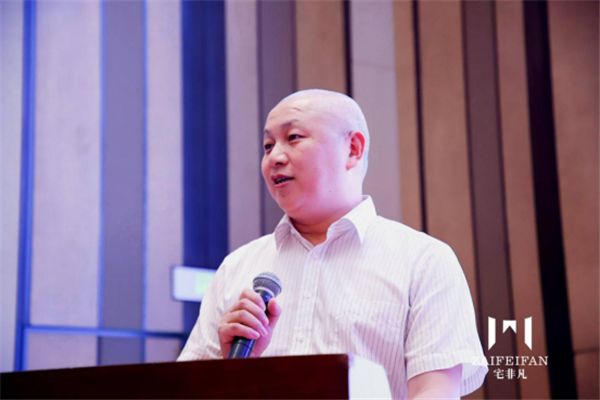 董事長溫曉理在成立慶典上致辭