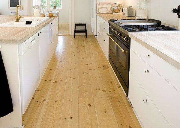 廈門(mén)裝修房子用木地板好嗎_裝修地面木板哪種好_裝修木質(zhì)地板材料選那種好