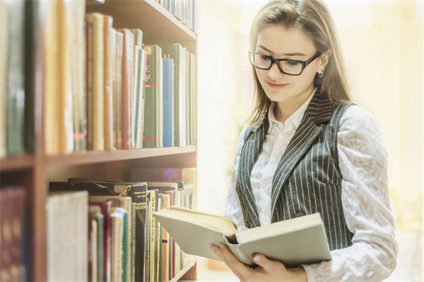 哪些?？朴惺覂?nèi)設(shè)計專業(yè)