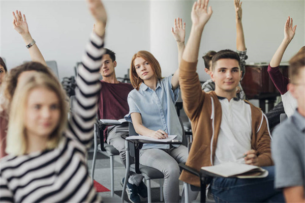 哪些?？朴惺覂?nèi)設(shè)計專業(yè)