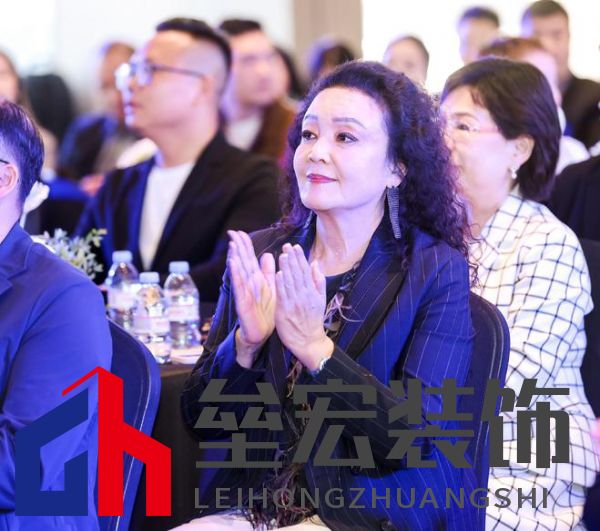 490萬奧古斯汀床墊攜手企業(yè)家張?zhí)m閃耀黃浦江，法國崔佧打造新品發(fā)布會(huì)盛宴