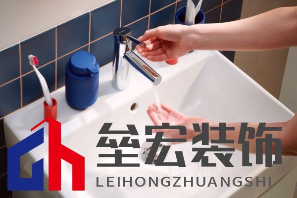 圖片包含 人, 室內(nèi), 女人, 桌子描述已自動生成